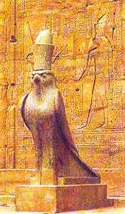 Edfu, Horustempel, Horusvalk voor de ingang