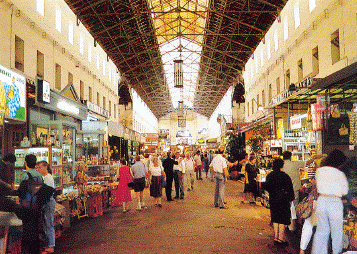 Openbare markt ligt in het centrum van Chania